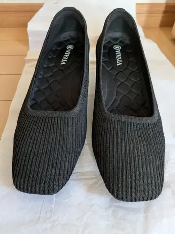 VIVAIA 비바이아 블랙 펌프스