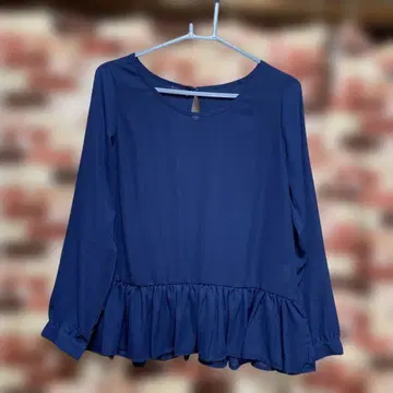 네이비 프릴 밑단 쉬폰 긴팔 상의