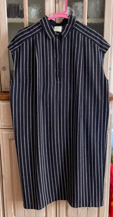 NOMBARE IMPAIR 네이비 스트라이프 반팔 원피스