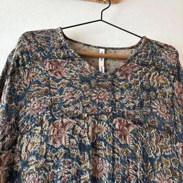 (새상품) 꽃무늬 긴팔 V넥 원피스