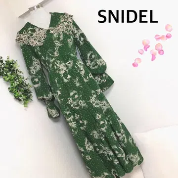 스나이델 빅 자수 칼라 프린트 원피스