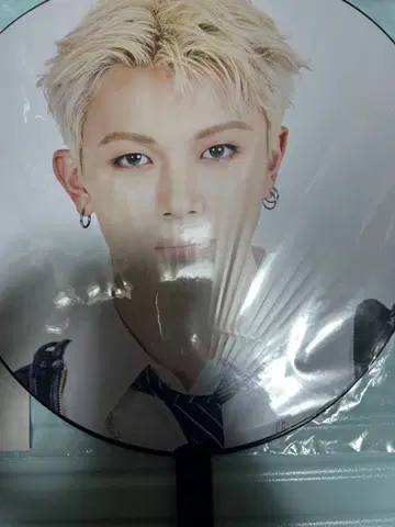 히라모토 켄 부채