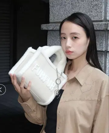 완판 색상 미개봉 FURFUR 무스탕 로고 토트백