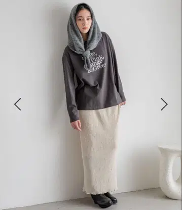 LOWRYS FARM 샤이니 벨로아 타이트 스커트