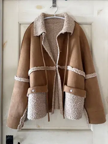 브라운 스웨이드 보아 무스탕 코트