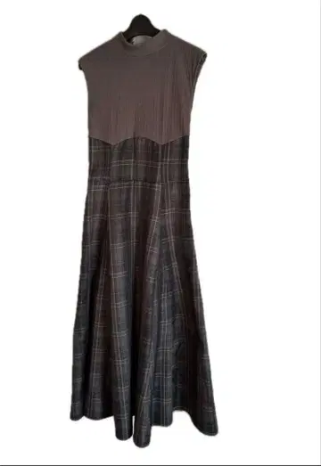 [다즐린] 슬리브리스 체크 무늬 롱 원피스와 [머큐리 듀오] 가디건