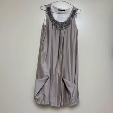 C:Noix 베이지 슬리브리스 드레스