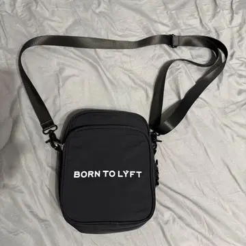 LYFT 숄더백