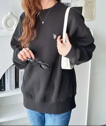 원포인트 자수 오버 사이즈 피치 속기모 맨투맨