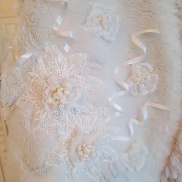 화이트 퍼 베스트