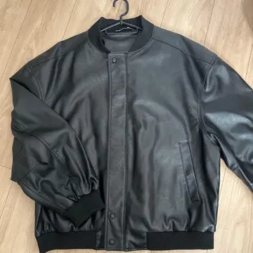 ZARA 페이크 가죽 자켓