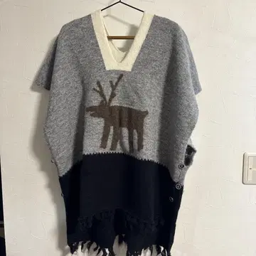 ( 새상품 ) 루돌프 무늬 V넥 니트 베스트