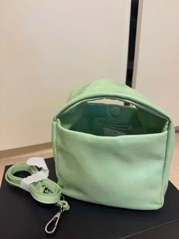 F/CE 민트 그린 숄더백