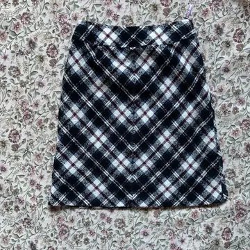 NEWYORKER 네이비 체크 무늬 플레어 스커트
