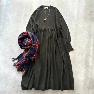 슬로브 이에나 워셔블 개더 플레어 롱 니트 원피스