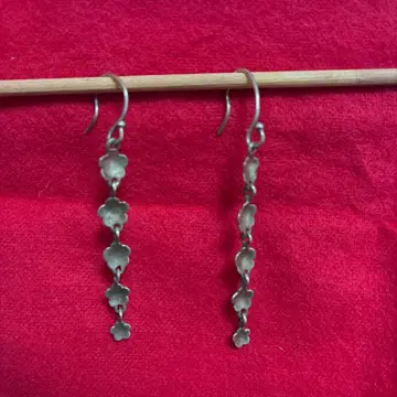 Me&Ro 플라워 실버 귀걸이