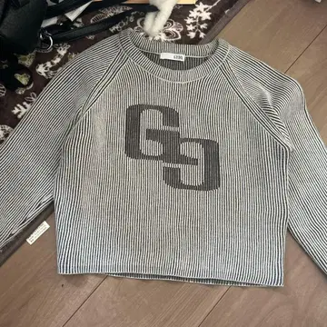 스트라이프 패턴 래글런 니트