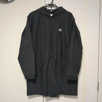 뉴발란스 후드 부착 나일론 코트 블랙