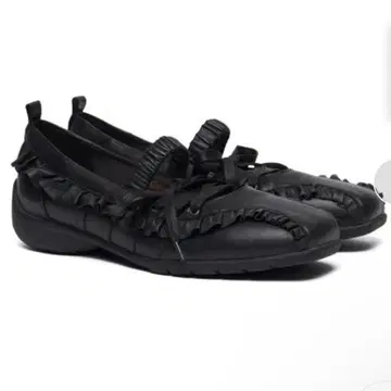 BLISS RUFFLE SNEAKERS 민주킴 콜라보