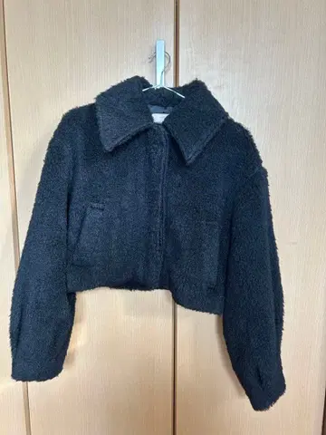 새상품급 RESEXXY 크롭 자켓 블랙