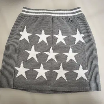 그레이 별 패턴 니트 스커트 H 로고 포함