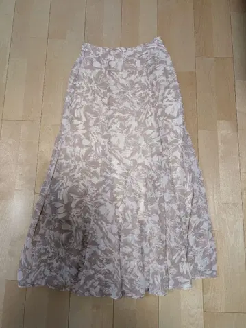 SNIDEL 꽃무늬 플레어 롱 스커트