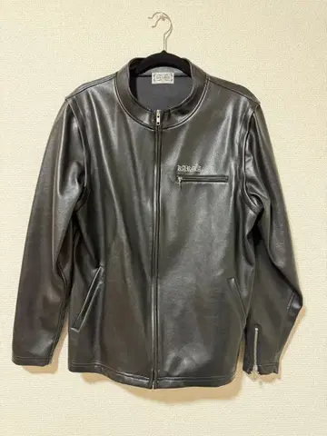 레더 재킷 크로스 디자인