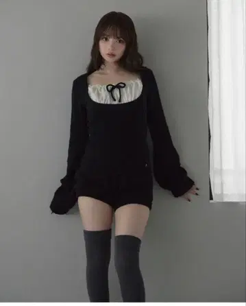 andmary Raven gather set up 블랙 팬츠만