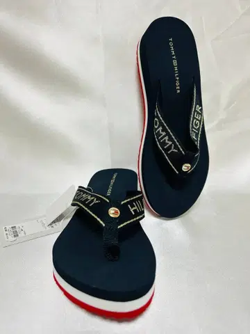 할인 중 새상품 배송비 포함 Tommy Hilfiger 샌들 23.5cm