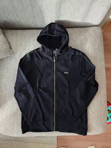Hugo Boss 후드 집업 L 사이즈