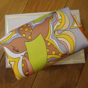 EMILIO PUCCI 에밀리오 푸치 파우치 (상자, 내부 가방 포함)