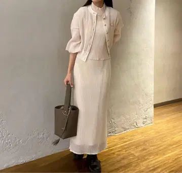 LOUNIE 사토 카나코 씨 콜라보 플리츠 블라우스 화이트 38