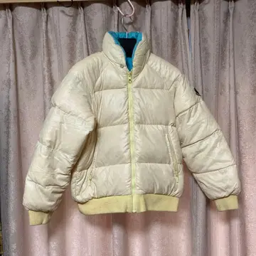 Moncler 크림색 다운 자켓