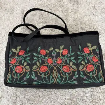 ANNA SUI 안나수이 자수 블랙 숄더백
