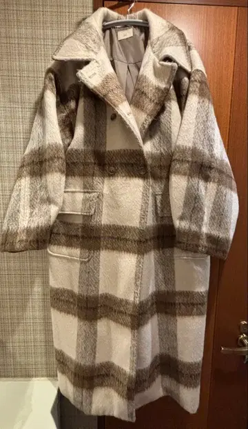 moi tytto 플랩 포켓 스탠드 카라 롱 코트