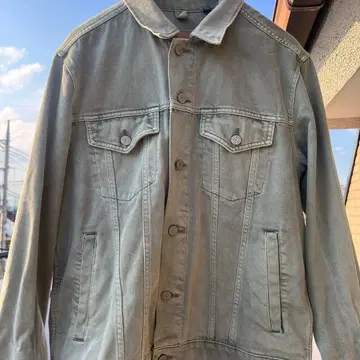 연한 녹색 데님 자켓