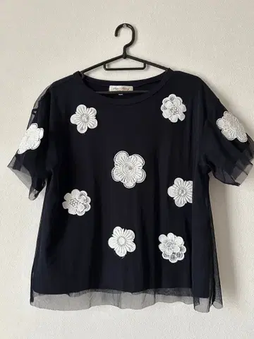 슈퍼 뷰티 플라워 모티브 T셔츠 42