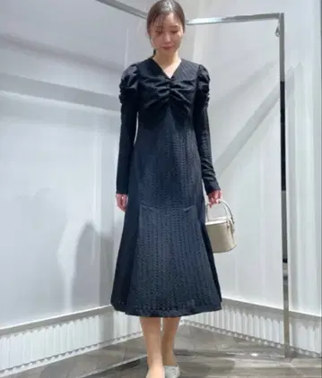 셀포드 CELFORD 머메이드 개더 컷 원피스 사이즈 36 블랙