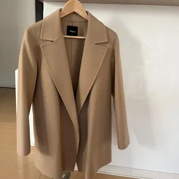 Theory 베이지 체스터 코트