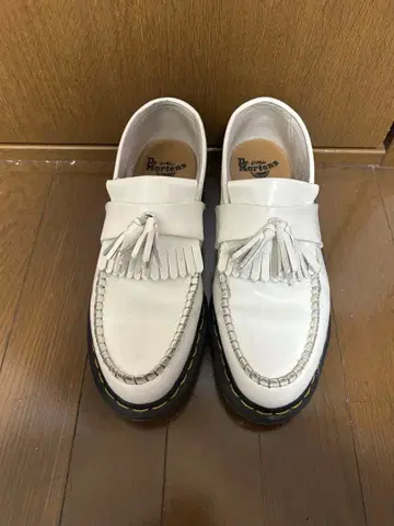 Dr.Martin 로퍼 화이트