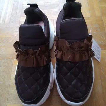 새상품 시마무라 아오키 미사코 프릴 스니커즈 M 브라운