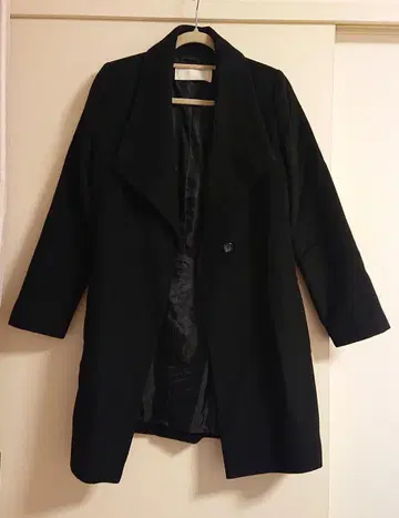 다크 네이비 더블 브레스트 코트