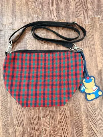 패밀리아 체크 무늬 숄더백 곰 참 포함