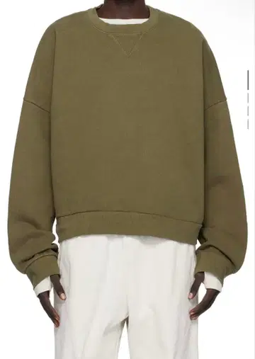 올리브색 릴랙스 핏 트레이닝복