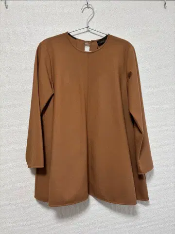 Unaca 브라운 긴팔 상의