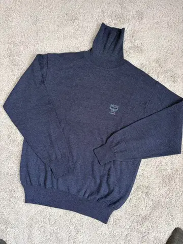 MCM 터틀넥 스웨터 다크 그레이 L 사이즈