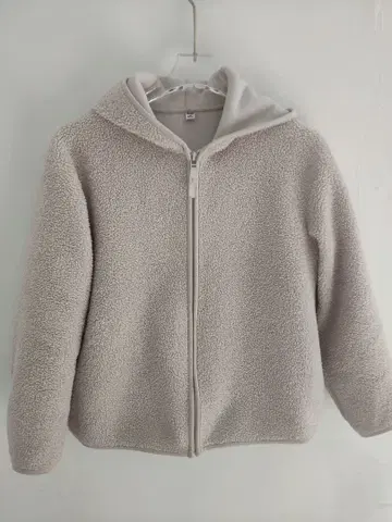 후드 부착 얇은 베이지 플리스 자켓