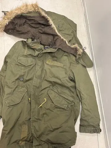 퍼 달린 올리브 모즈 코트 사이즈 III