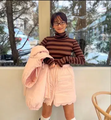 [ 미사용 새상품 ] 로지몬스터 hem scallop zip 스커트