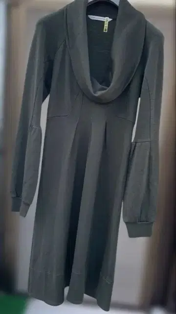 다이앤 퍼스티잉버 울 원피스 사이즈 2